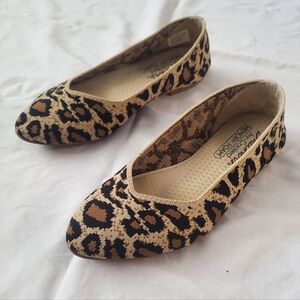 EUC Skechers Sz 6.5 Leopard Prints Ballet Flat COMFORTABLE!!